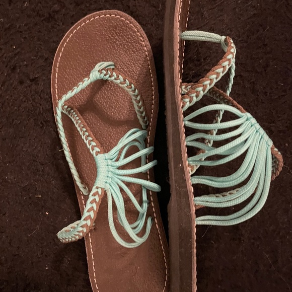 Sandals - Picture 3 of 4